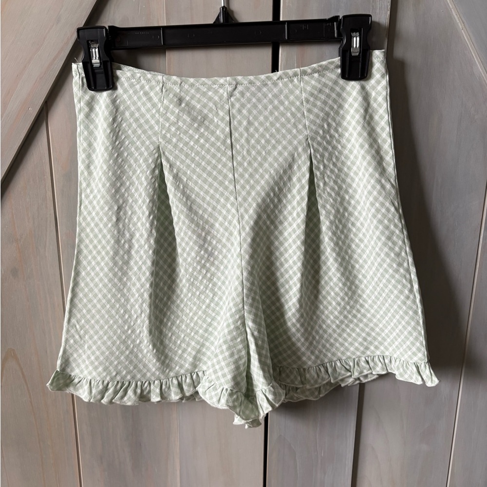 Pretty Little Thing Green and White Checked Top and Shorts - Picture 3 of 9